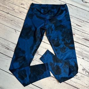 Lululemon Floral Leggings Black and Blue